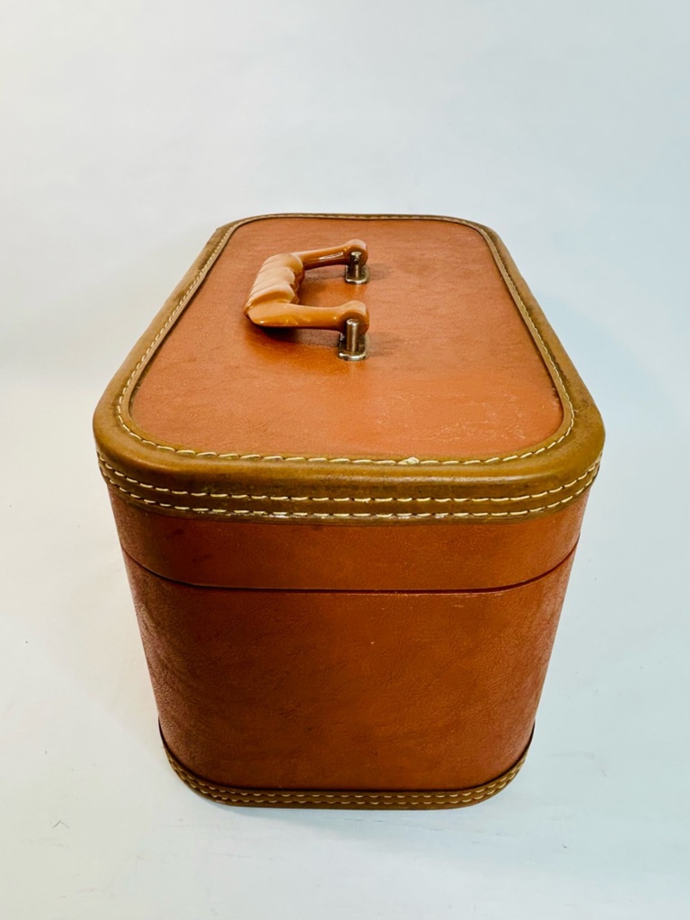 Vintage Air Pak Train Case, Hardshell Vinyl Toiletry Travel Case, Petersburg VA - Picture 4 of 15